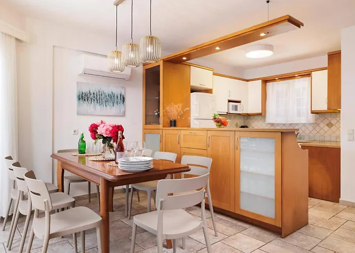 Alexandros By Κασσιόπη